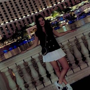 Meet your Posher, Mino